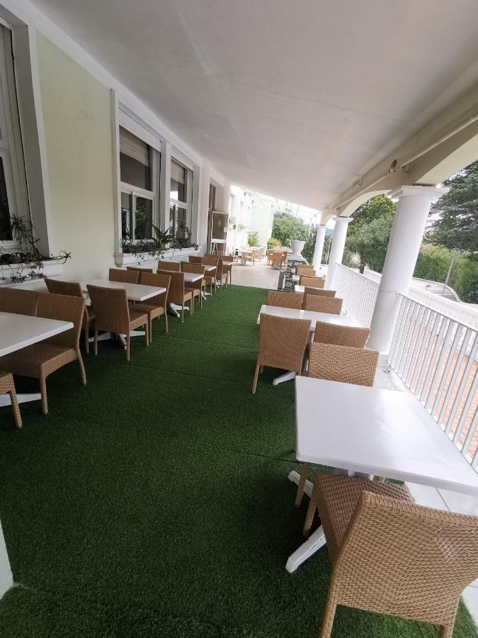 Hotel Madame Mere Saint-Florent  Esterno foto